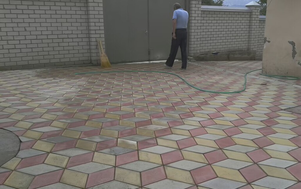 Укладка тротуарной плитки, благоустройство двора, фото 2